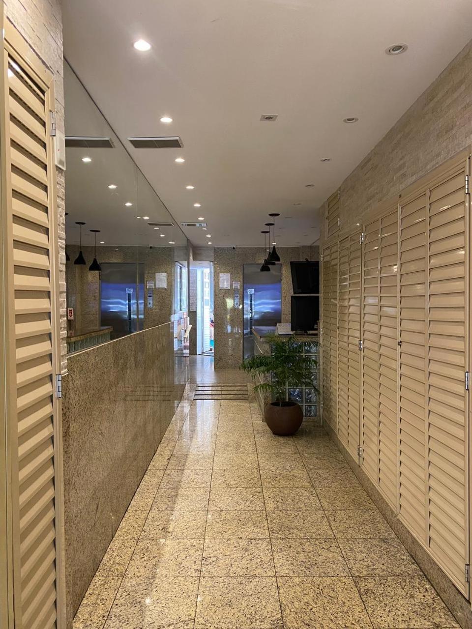 Quarto Privativo A Uma Quadra Da Praia De Copacabana Ріо-де-Жанейро Екстер'єр фото